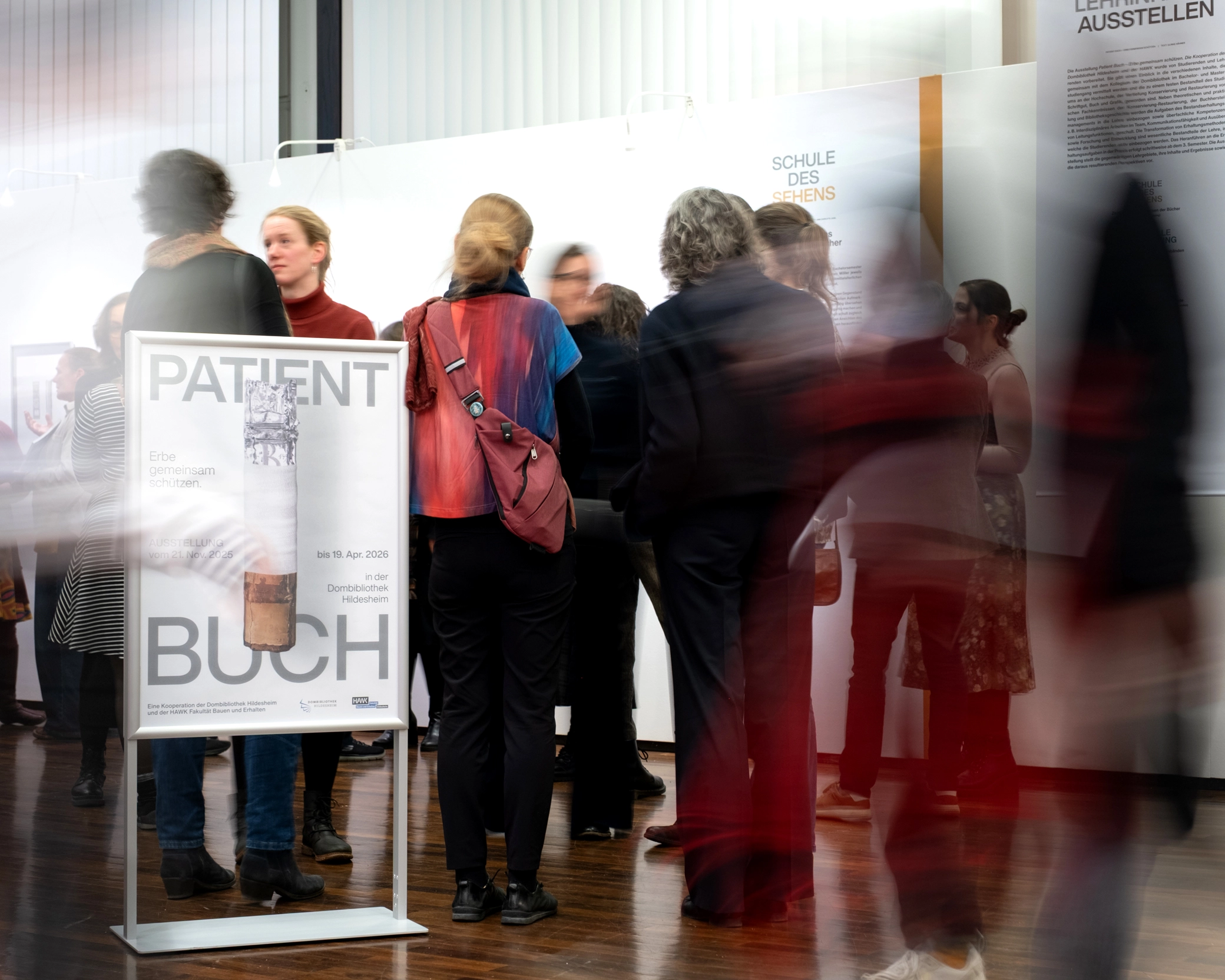 Ausstellung Patient Buch in der Dombibliothek Hildesheim